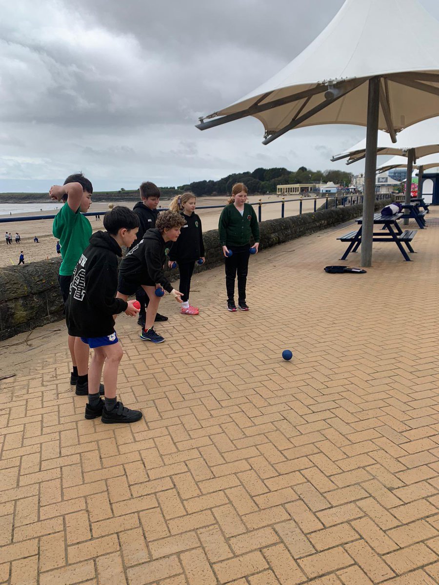 Diwrnod gwych yn chwarae criced ac aml-chwaraeon ar y traeth | A great day playing cricket and multi sports on the beach 🏏