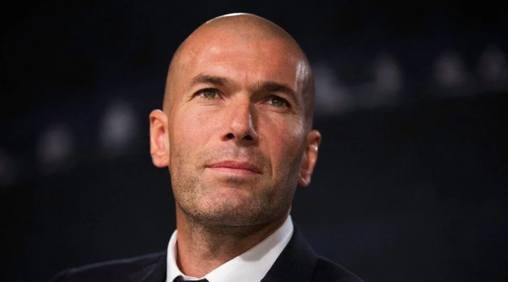 Bayern de Munique está a detalhes de anunciar Zidane como novo técnico. Saiba mais: esporte.ig.com.br/futebol/intern… #Bayern #Zidane