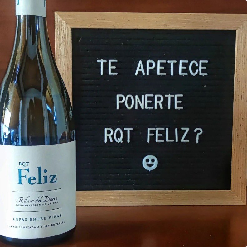 ¿Brindamos? Ven a disfrutar con nosotros de #VinosFeliz. Su marca no es solo lo que da nombre a su bodega, también es una una manera de vivir que intenta transmitir cuando descorchas cualquiera de sus vinos. ¡Feliz fin de semana! 😃 🛒 vinofeliz.com