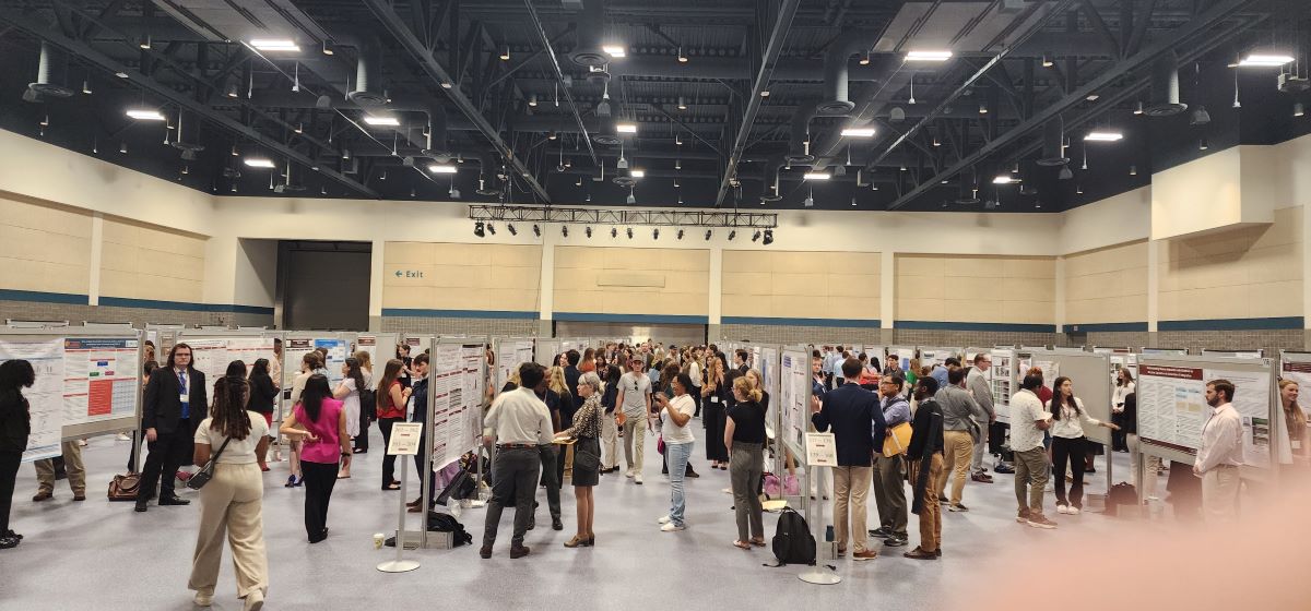 USCResearch's tweet photo. Scholarly excellence is on full display this morning at #DiscoverUSC2024!😎🤙

Can't make it to the Convention Center until later? No problem! Afternoon presentations will begin at 1:00 p.m.⏲️

Grab a seat on the free shuttle and join us!🚍

https://t.co/K9d6aJT81o😃 https://t.co/QnEp0qTmrU