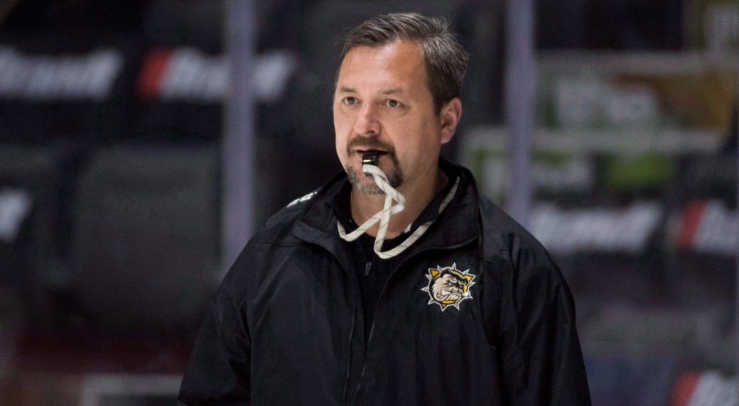 #NHL #JohnGruden seiler opp som favoritt til å ta over jobben som trener for #Senators. Han er hovedtrener for #TorontoMarlies i American Hockey League.