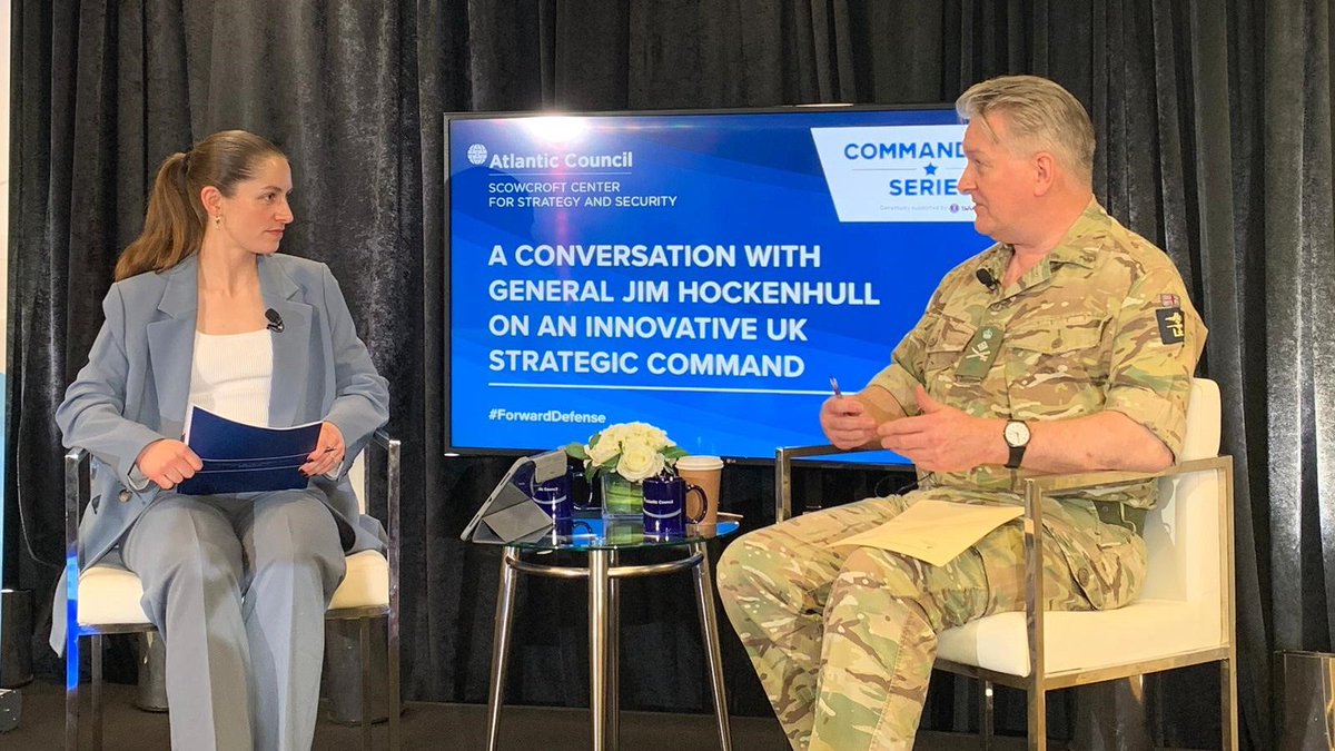 “The threats we will face in the future, we won’t be able to face alone,” says @UKStratCom Head Gen Jim Hockenhull, speaking at @AtlanticCouncil's Commanders Series. “Effective coalition will be critical to success”. Our relationship with the US is 'absolutely vital”. 🧵 (1/2)