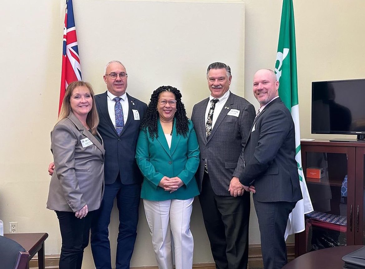 Fantastic meeting with the Ontario Federation of Agriculture! Investing in Ontario's rural economy will grow all of Ontario and produce good jobs in family-oriented communities. I support Rural Economic Development!