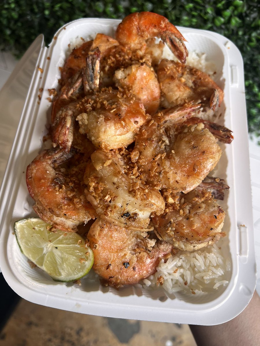 balokitchen's tweet photo. Due to popular demand, our GARLIC SHRIMP IS BACK ON THE MENU! #TGIF !!! https://t.co/EcMUYOQdeg