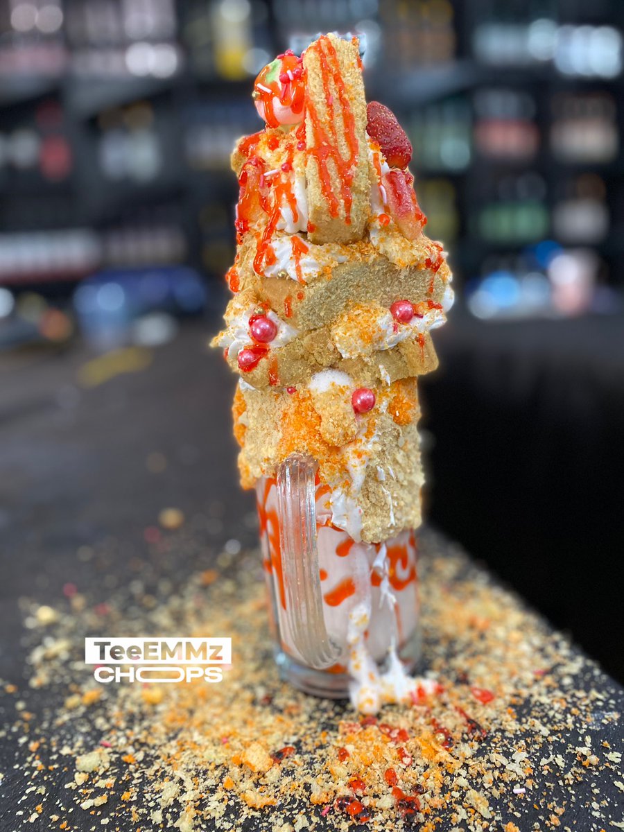 Do you know you can walk into our store and pick up cake slices to satisfy your cravings for as low as #1500
And you get to see how super affordable our menu is.

Walk in my darling.