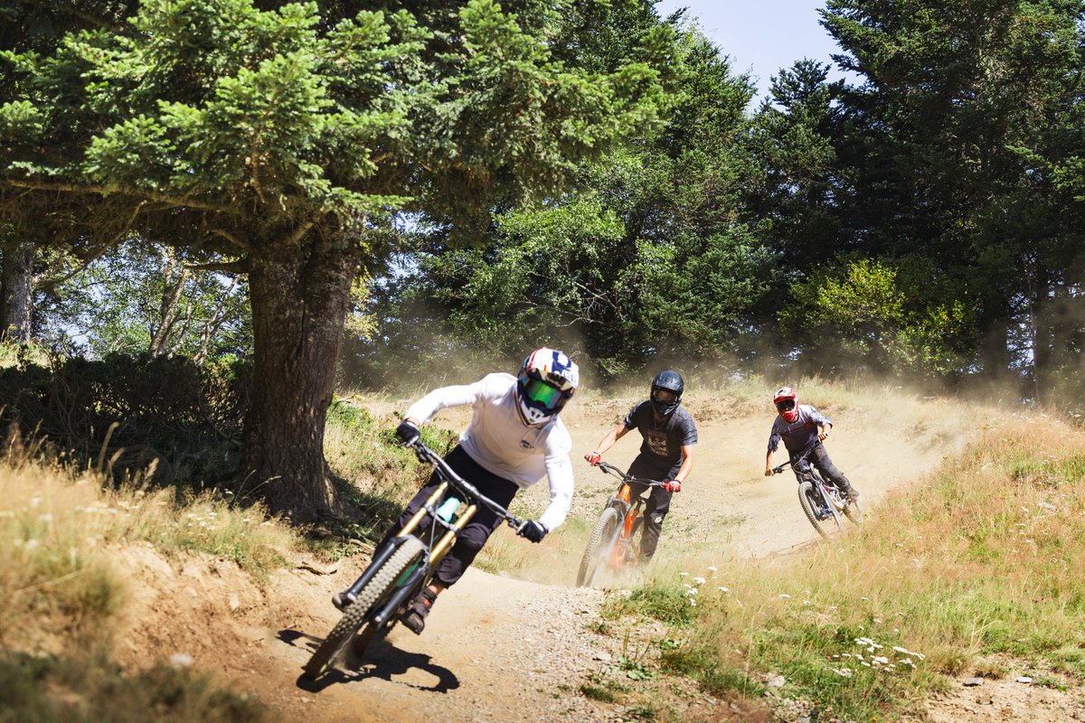 MODE ETE ACTIVE 🥾🚴
🟢 Le Bike Park ouvrira ses pistes le week-end du 29 au 30 juin
🟢 La station sera ouverte du samedi 06 juillet jusqu’au dimanche 1er septembre 

Au programme, un Bike Park de renommé, des randonnées extraordinaires et des activités pour toute la famille ✌️