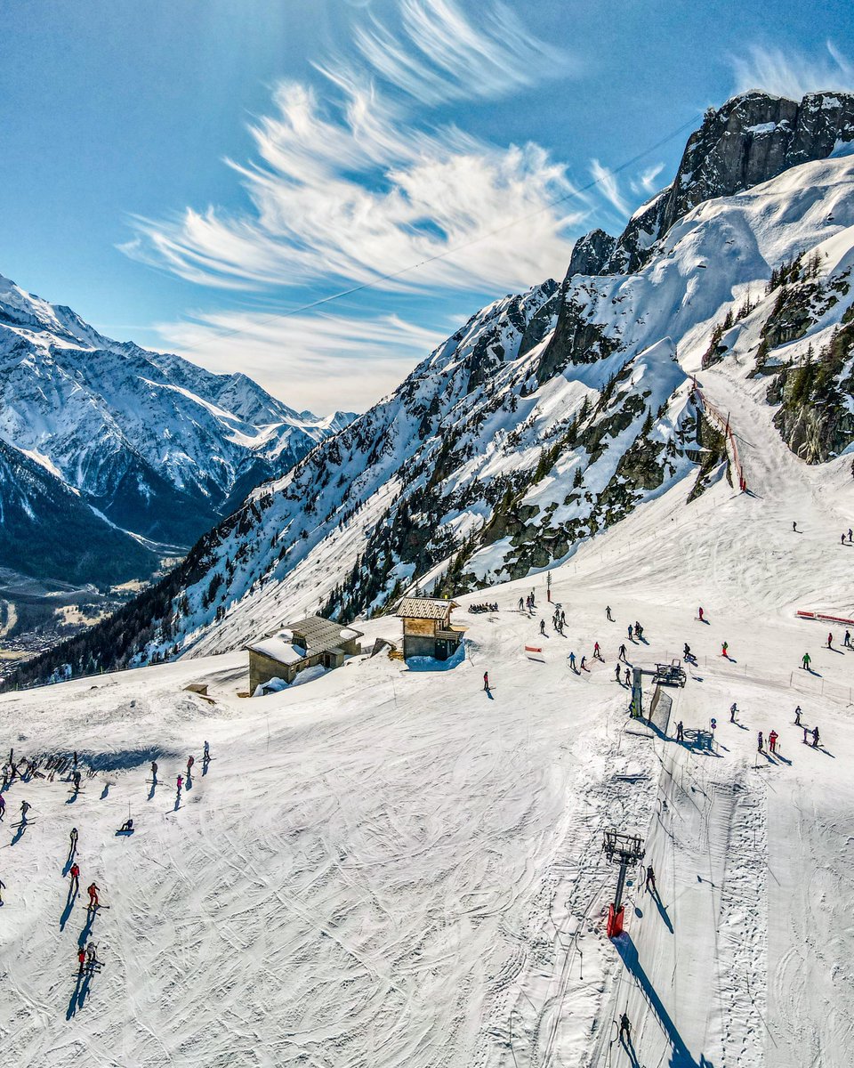 Bye-bye Brévent ! Dernier appel pour profiter des pistes ! La saison de ski sur le domaine se termine le 21 avril. Merci à tous pour cette saison fantastique ! ℹ️Et nous avons hâte de vous retrouver le 15 juin pour le lancement de la saison d’été 👍 #brevent #chamonix