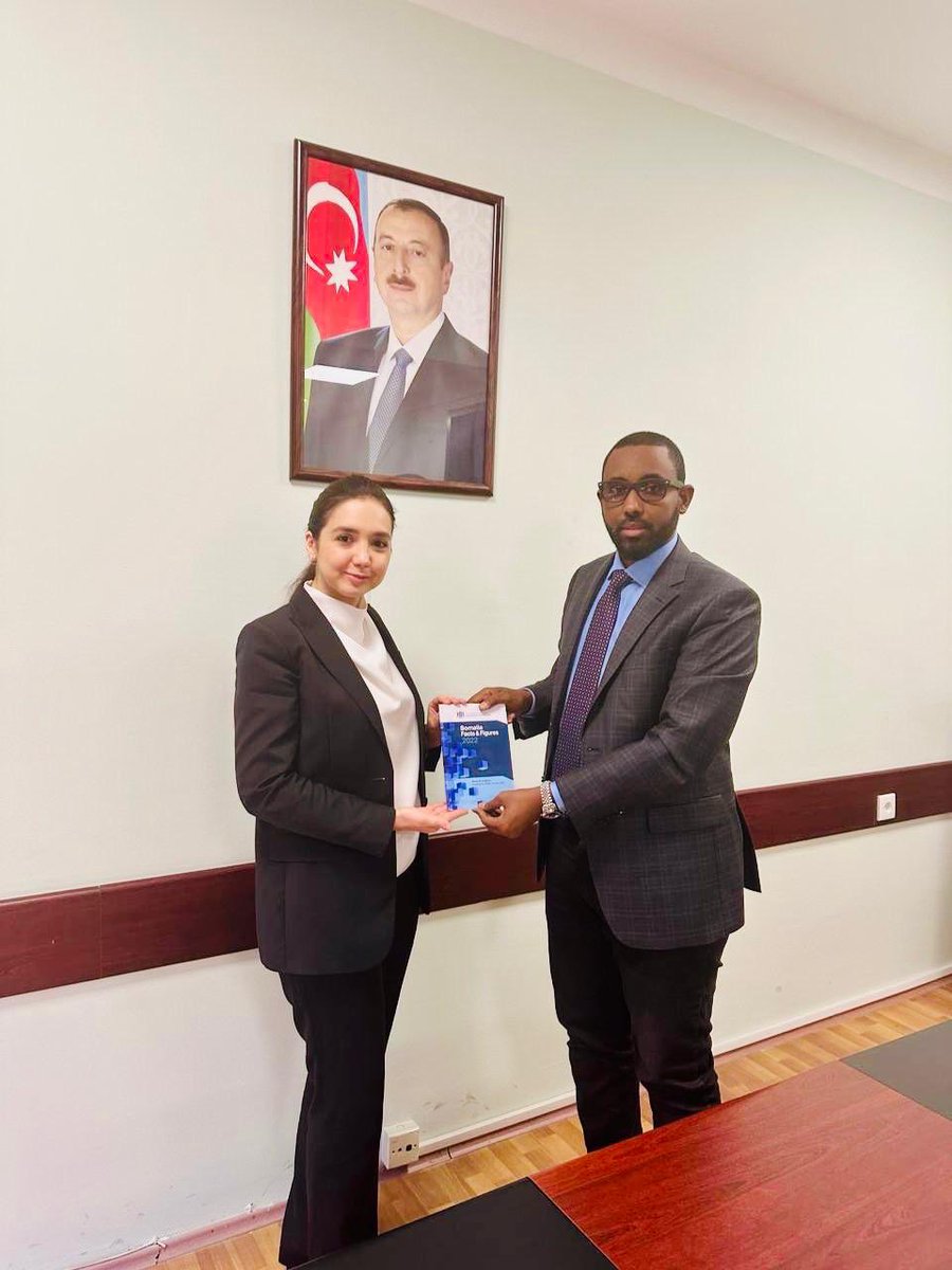 HusseinidowAli's tweet photo. The DPS of @SomaliPM, Mr. @Abdirizak_Ibr met with key officials from Azerbaijan, including Elmar Isayev, Head of Secretariat at the Small and Medium Business Development Agency of the Ministry of Economy, Azerbaijan, and Simurazar Feyzullayeva, Head of International Cooperation at the Ministry of Science and Education in Azerbaijan.
The focus was on fostering collaboration and sharing insights. Discussions spanned various topics, with a particular emphasis on exchanging valuable data and statistical developments in Somalia.
@NBS_Somalia @SharmarkeFarah