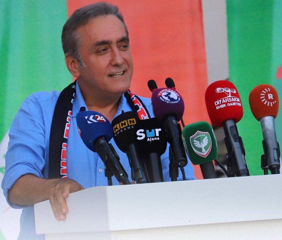 Aziz Elaldı: 'Bilet bulamayanlar için dev ekran kurulacak.'
#Amedspor