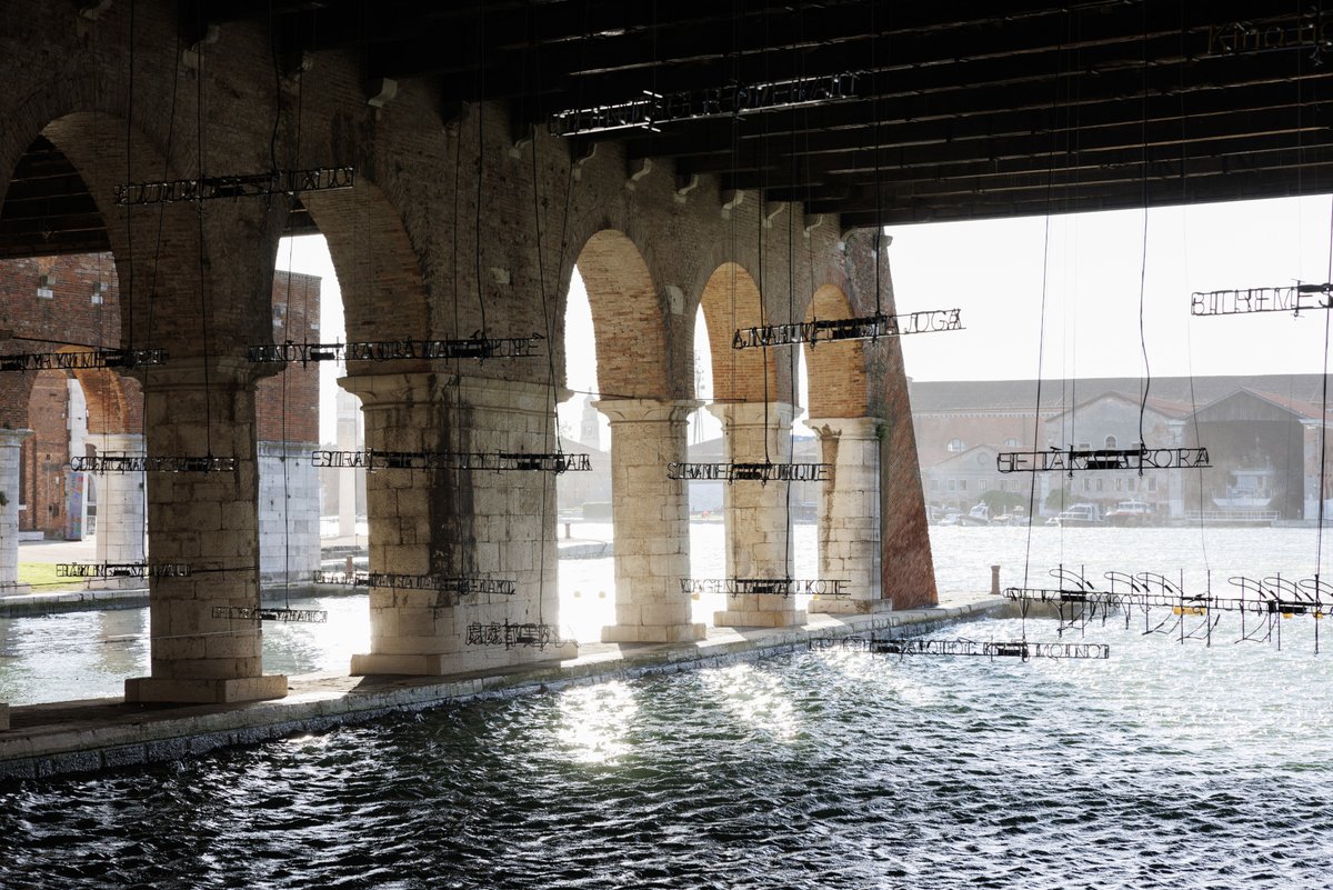 Not only is #StranieriOvunque #ForeignersEverywhere the title of the #BiennaleArte2024, but also names the series of neon sculptures by the collective #ClaireFontaine exhibited at the Arsenale’s Gaggiandre. The installations feature more than fifty languages, including indigenous