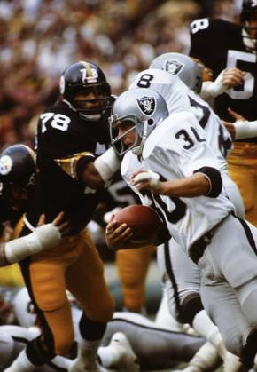 Happy birthday to former Raiders RB Mark van Eeghen, April 19, 1952. Super Bowl XI & XV champion.