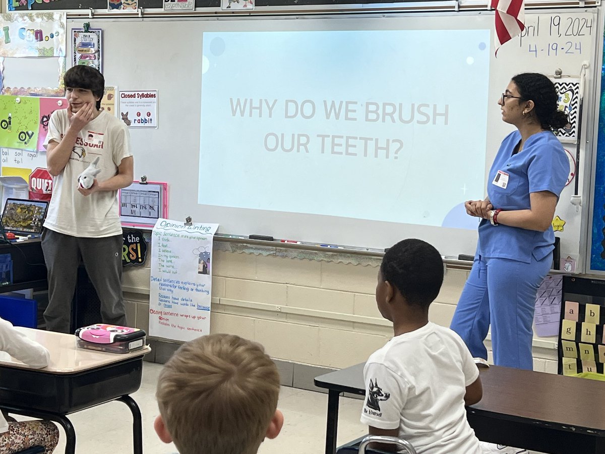 Students from @BenU1887 Benedictine University’s Dental Club visited K & 1 students today to teach about taking care of your teeth. Students learned the proper way to brush and floss 🦷🪥#swd123 #d123 #benedictineuniversity #dentalcare @SuzanneAmra