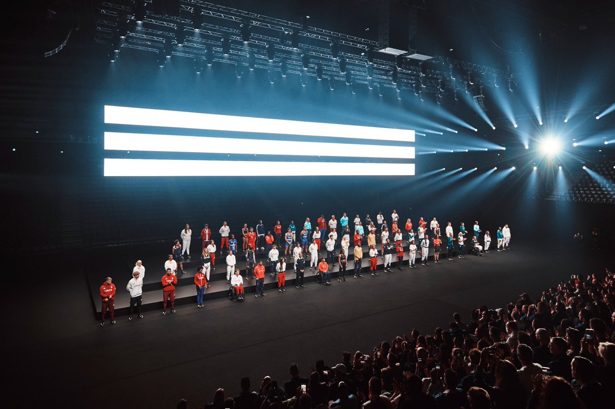 Team Türkiye #Paris2024 Özel Koleksiyonu Paris Adidas Arena’da tanıtıldı. Ay yıldızlı bu koleksiyon, gururumuz sporcularımıza çok yakıştı.👏🏼 Adidas dünyada sadece 5 ülkenin koleksiyonunu özel olarak çalıştı. Birlikte çok güzel bir hikâye daha yazacağız!🇹🇷#TeamTürkiye