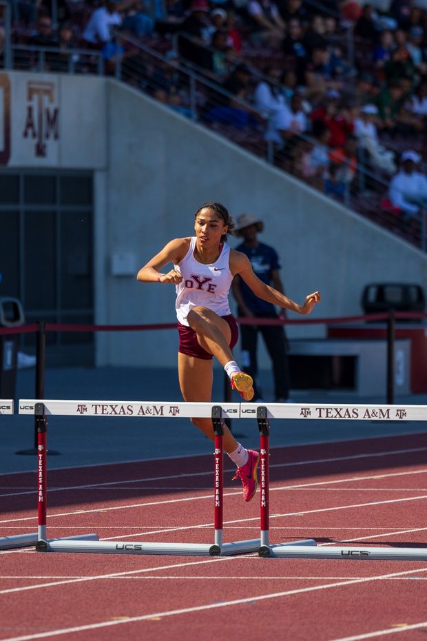 UIL Region 3-3A and 2-6A Live Results and Live Stream Live Results -> milesplit.live/meets/584051 Live Stream -> bit.ly/4cXTbZH