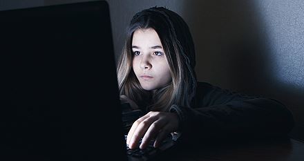 Here's more on the Assembly's call this morning for new laws to protect children online: pace.coe.int/en/news/9442/p…