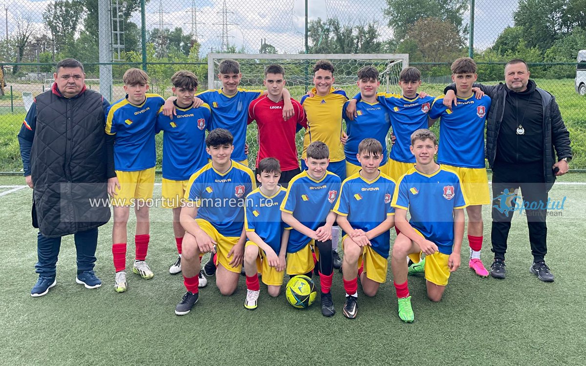 sportsatmarean's tweet image. #Performanță | LPS Satu Mare a câștigat faza zonală la ONSȘ fotbal U14 și s-a calificat la faza națională ⚽⚽⚽ shorturl.at/goHI0