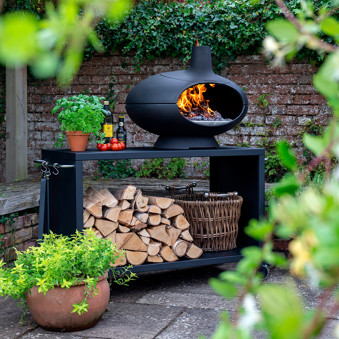 StoveSuper's tweet photo. 👨‍🍳Be the ultimate host with the Morso Forno Deluxe Garden Package! 

This outdoor cooking package has everything you need for the ultimate Summer get-together! 

Shop now before our early Summer Sale ends! 

💸 𝗪𝗮𝘀: £𝟮,𝟯𝟮𝟴 𝗡𝗢𝗪: £𝟭𝟱𝟳𝟱! https://t.co/oJhRtjV9Me