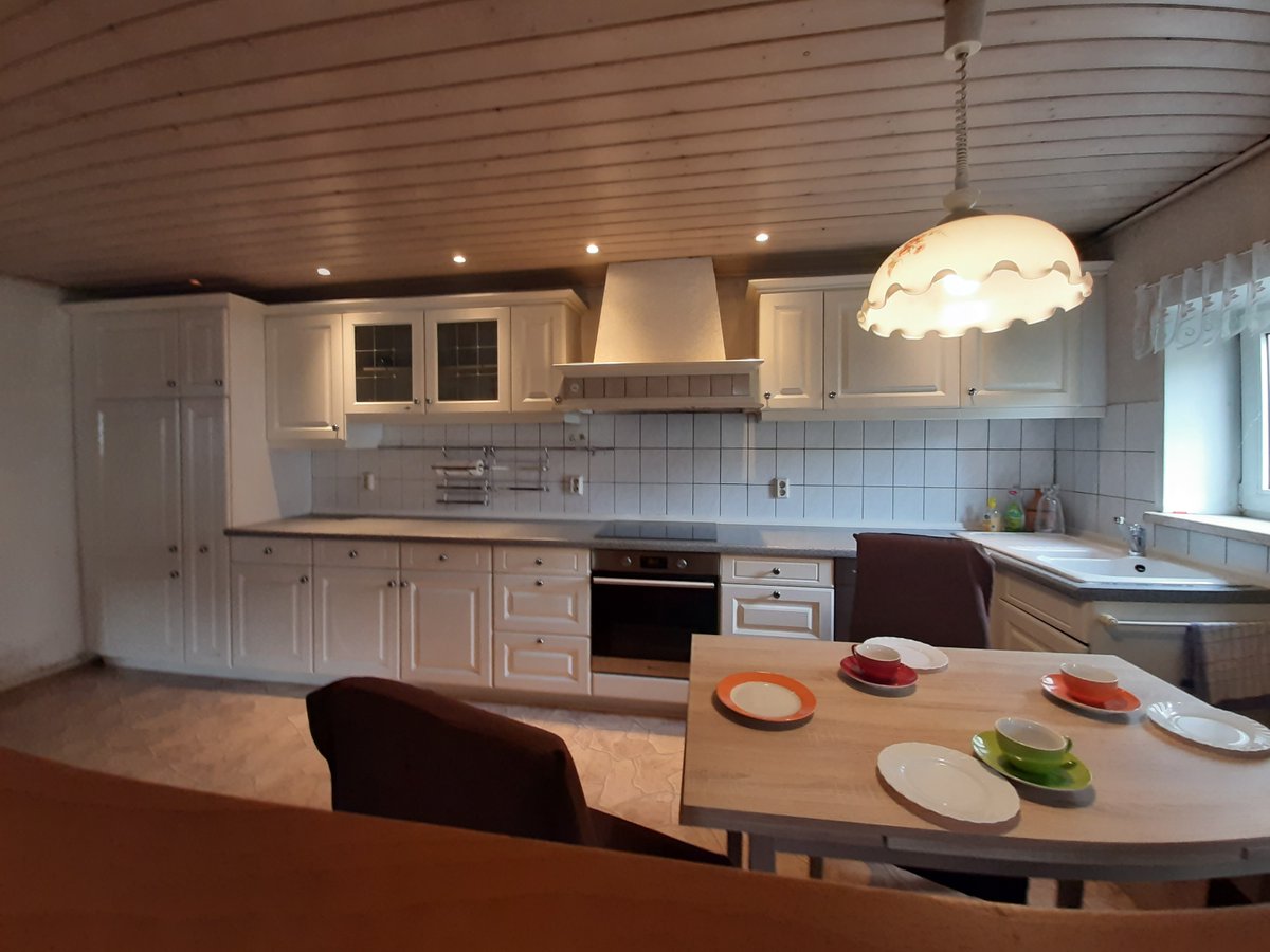 BOHOHV's tweet photo. Zum Wochenende ein tolles Frühlingsangebot: großes Haus mit 360 m2 Wohn/Nutzfläche für 695 EUR mtl. Kaltmiete im schönen Dittelsdorf:
https://t.co/W8eSQldE1C https://t.co/7ofG2h44Ck