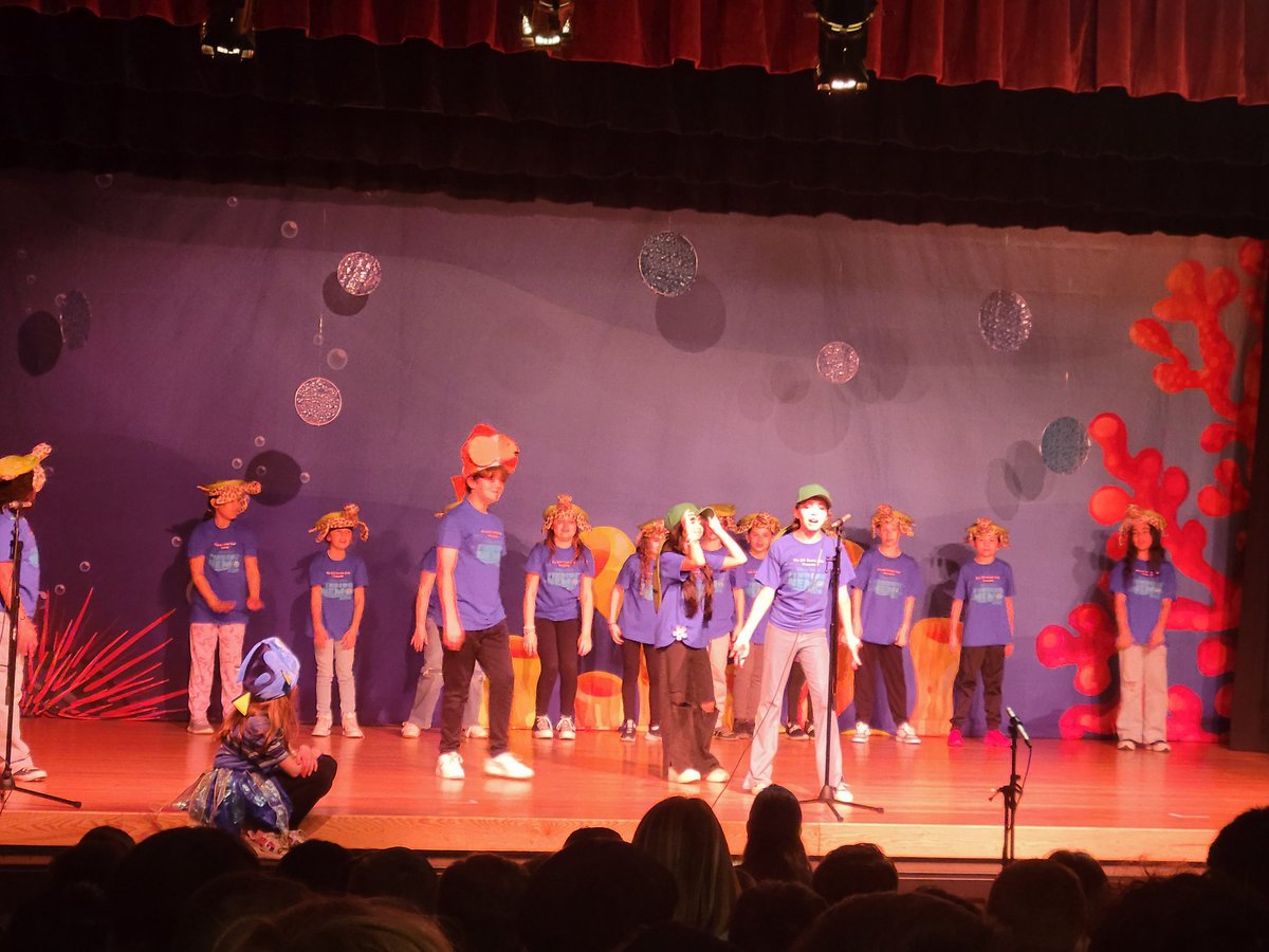 GIS Drama Club performed their "Finding Nemo Kids" production today for the school! Fantastic production...with multiple showings this weekend <a href="/GoshenIntSchool/">Goshen Intermediate School</a> <a href="/GoshenCSD/">Goshen Schools</a> @OfficialNYSSMA #findingnemokids <a href="/mtishows/">Music Theatre International</a>
