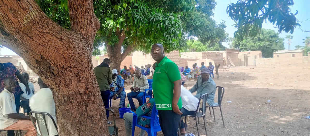 OUATTARASoul4's tweet photo. From recent studies in my rural community, most illiterate farmers have become aware of  climate change unfortunately most are not prepared to address it. As CSOs, we must continue to build capacity to research and analysis, advocate, implement projects 
https://t.co/ib8uIVkYt8 https://t.co/8yIEHWmPwf