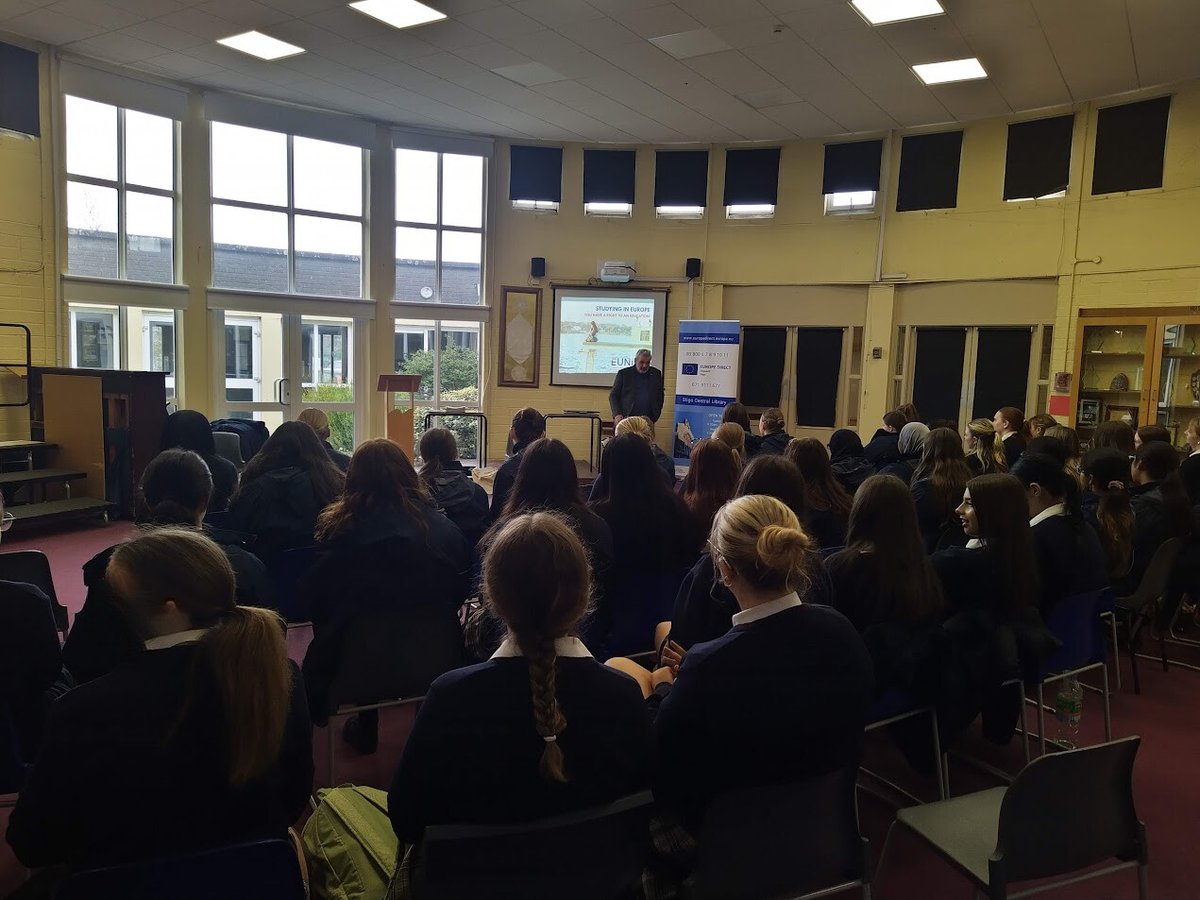 #EUYouthWeek 'Promoting our European way of life' @ed_sligo Guy Flouch delivered presentations on studying abroad to the students from Sligo Grammar school, Mercy College & Summerhill College 🇪🇺🇮🇪🇧🇪 @sligolib @MercySligo @cicsummerhill @SligoGrammar @EU_Commission @Leargas