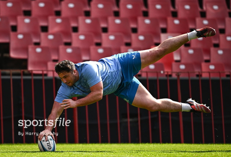 Just going to leave this piece of art here @leinsterrugby...🖼 Thomas Clarkson scores a try during a Leinster Rugby captain's run at Emirates Airlines Park in Johannesburg. 📸 @harryamurphy sportsfile.com/more-images/77…