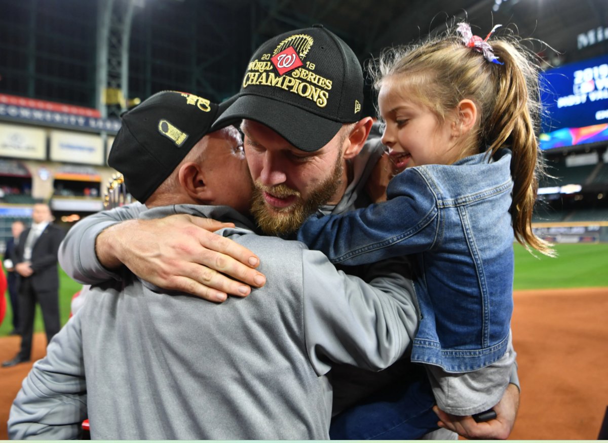 The #Nats just curated dozens of never before seen photos from the 2019 postseason on this link: curlyw.mlblogs.com/photos-throwba…