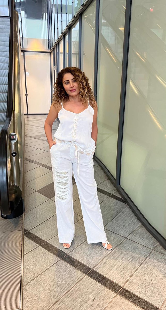 CANTASFashion's tweet image. Mix &amp;amp; Match Mastery: One Pant, Six Looks!
Which top would you rock with these versatile pants? Swipe to find your favorite! 
All; 
made in Italy!
Natural fibres!
Available online ; cantasfashion.ca

#FashionFlex #StyleVersatility #mixandmatch #ottawa #CriticalRoleSpoilers