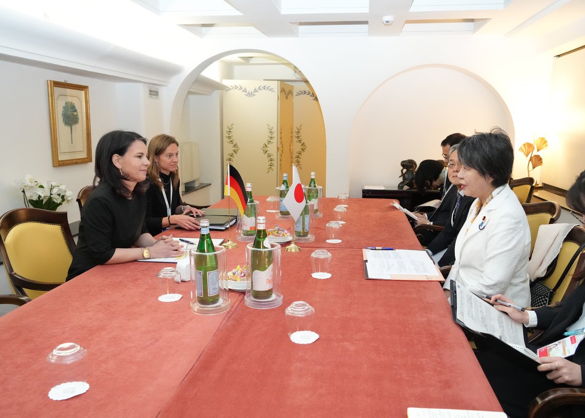 On April 19, FM Kamikawa, who was visiting Capri, Italy, to attend the #G7 Foreign Ministers' Meeting, held a bilateral meeting with German FM Baerbock. #Germany #WPS The overview is👉 mofa.go.jp/erp/c_see/de/p…