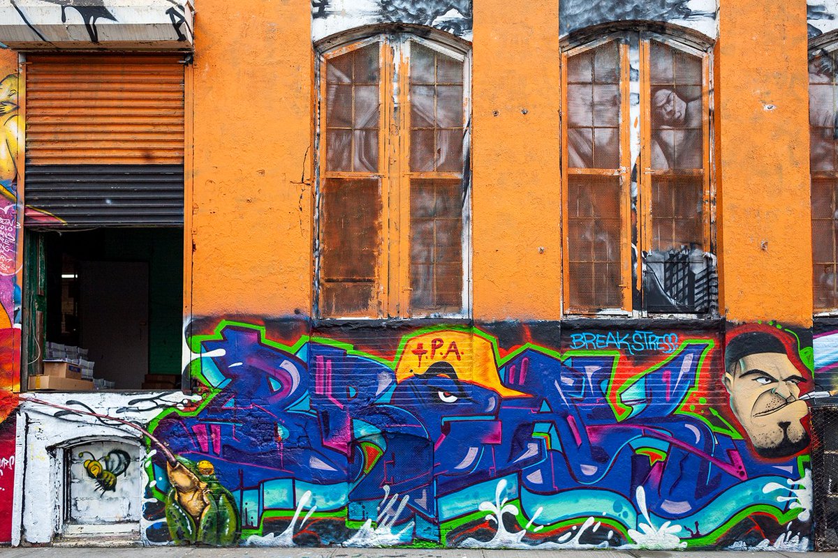 JamesandKarla's tweet photo. #5ptz #5pointz #graffiti #brokenwindows #burningnewyork #graffitinyc https://t.co/o4tBOonURZ