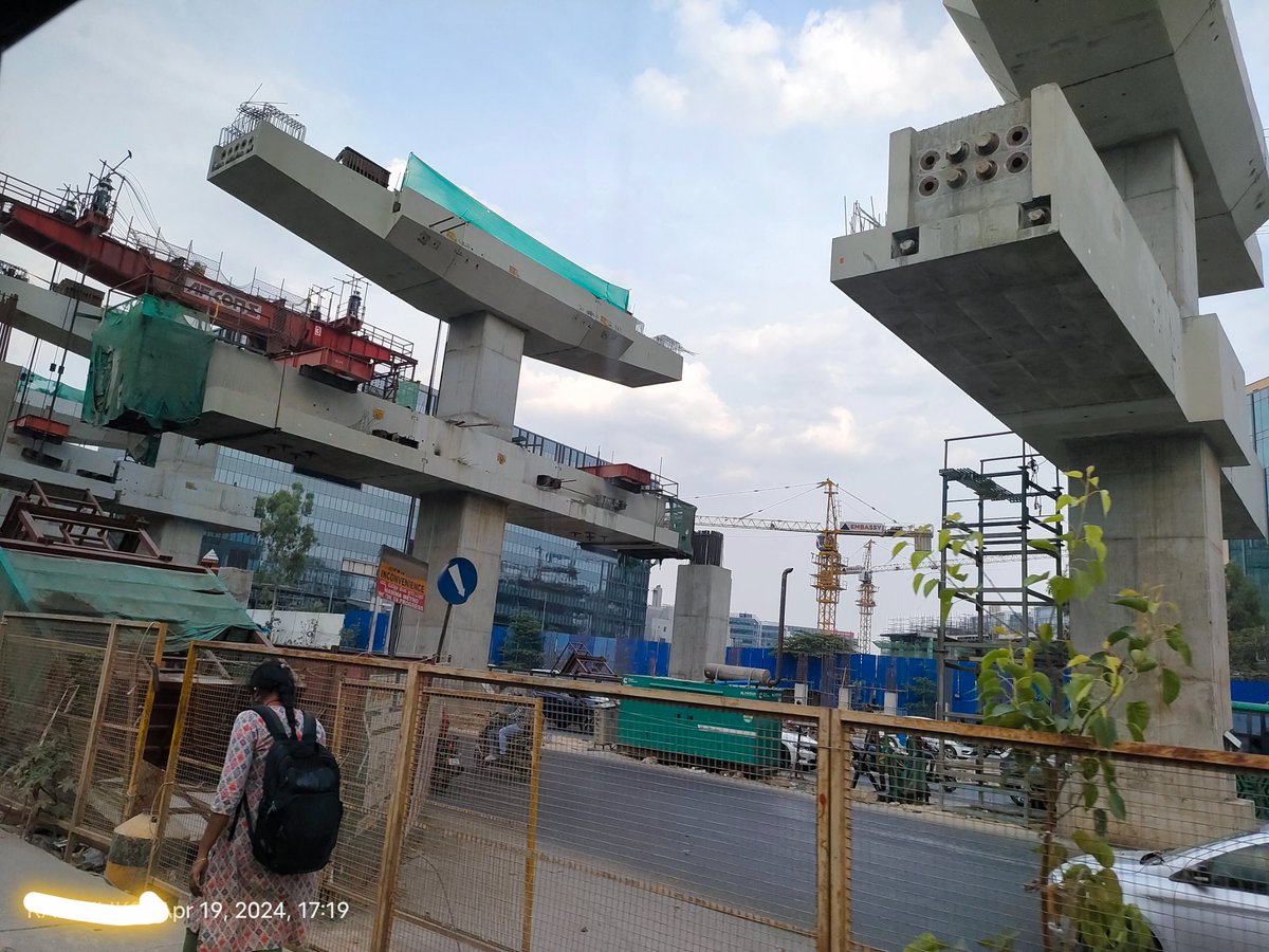 #BlueLine @ #Bellandur  

Ecoworld to Cessna Business Park strech has progressed really well 👍

#nammametro
#airportmetro
#bengaluru
#AFCONS

@OfficialBMRCL 
@ChristinMP_ 
@anil_lulla 
@iam_complan_boy 
@blore_boy 
@maddyvoldy 
@NanuShreyasMs 
@sandeeprrao1991