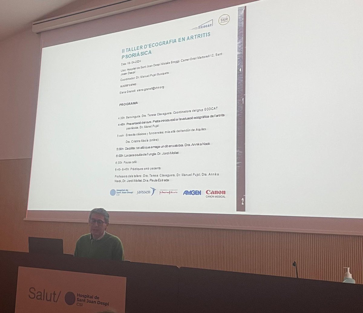ReumatologiaMT's tweet photo. El nostre company reumatòleg, el
Dr. Manel Pujol, va coordinar i participar ahir en el ll Taller d’Ecografia en Artritis Psoriàsica, patologia en la que és un expert. En el curs van col.laborar altres membres del grup Ecocat de la @SCReuma , i va resultar un éxit. Enhorabona!! https://t.co/25nIzMSOIX