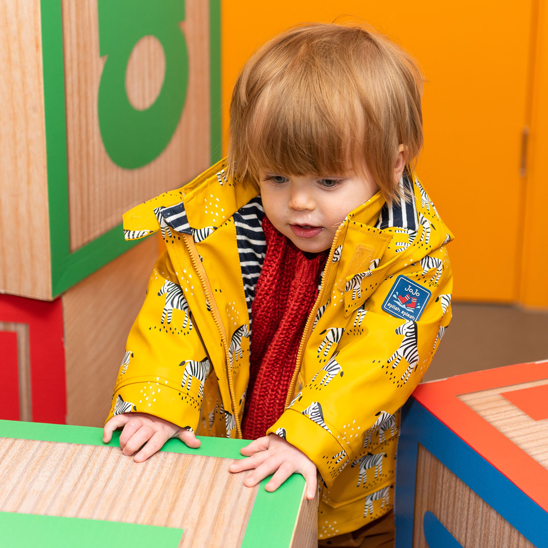 If you missed our Titchy Toddlers session today, don't worry — we're doing it all again on Monday! Join us from 10am to 12pm when the under 5s will take over the Museum... roalddahlmuseum.org/event/titchy-t…