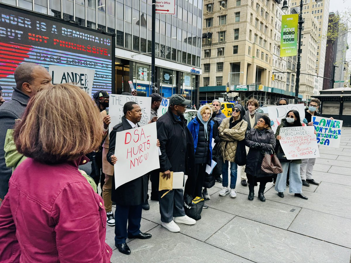 Proudly stand against the DSA in NYC politics @NYCComptroller @bradlander is a proud Socialist who has no business or qualifications being the city’s financial safeguarder He’s actively campaigning for his Mayoral run while supposedly at “work”, impressively ALWAYS on the side…