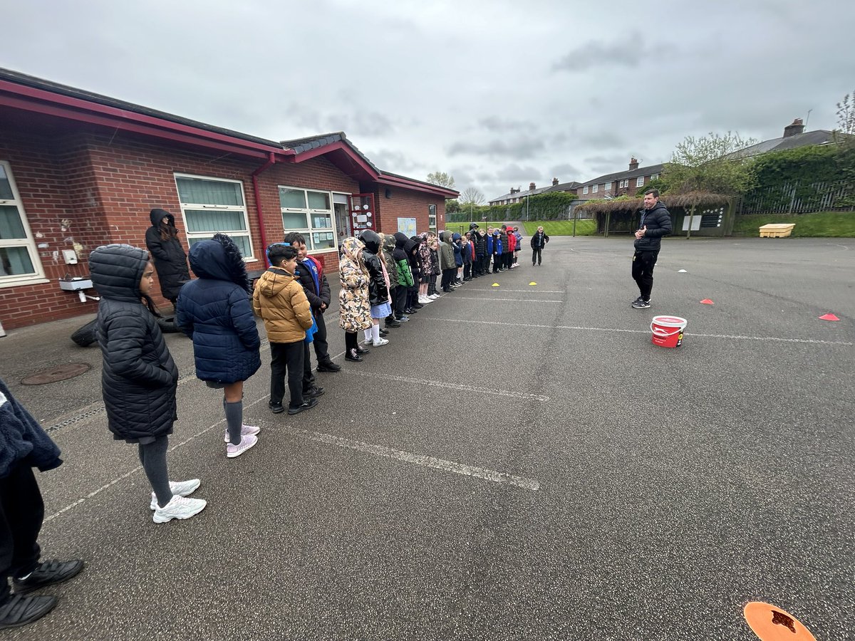 Class 3/4M tweet media