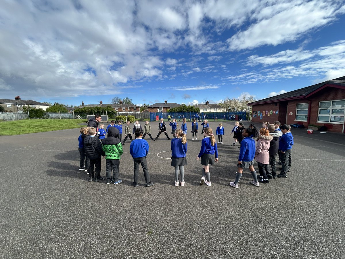 Class 3/4M tweet media