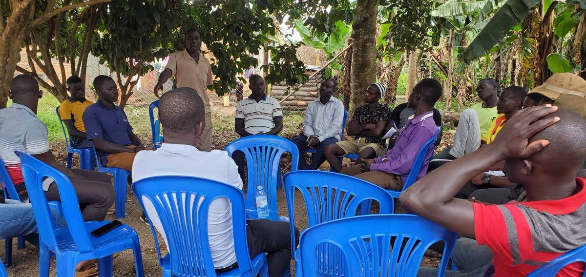 This afternoon, we had a fruitful discussion with youth leaders opinion leaders from Kabaale, Nzorobi and Kigaaga parish on the role of youth on climate change mitigation and adaptation using sports as an avenue for engagement. #CommunityDriven