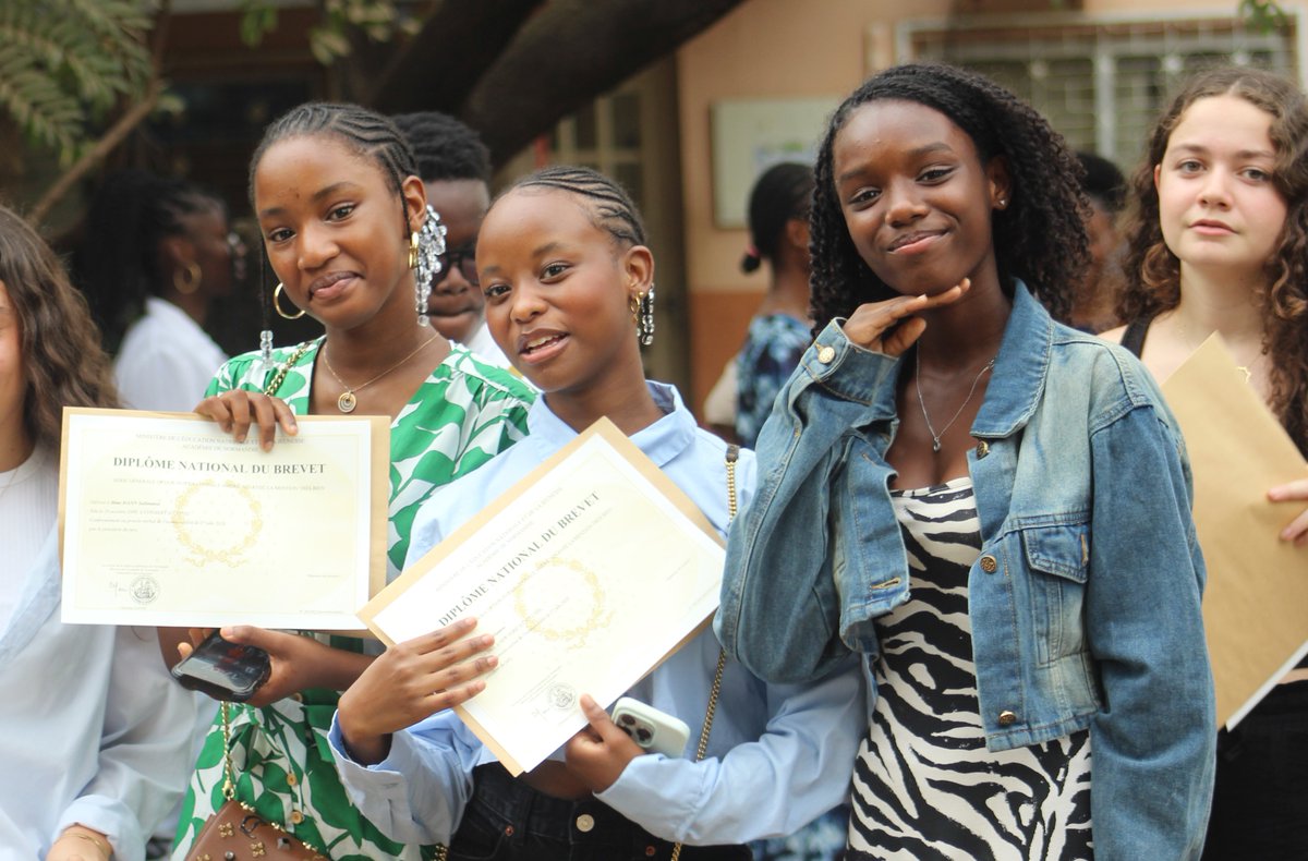 Lycée Albert Camus Conakry tweet media