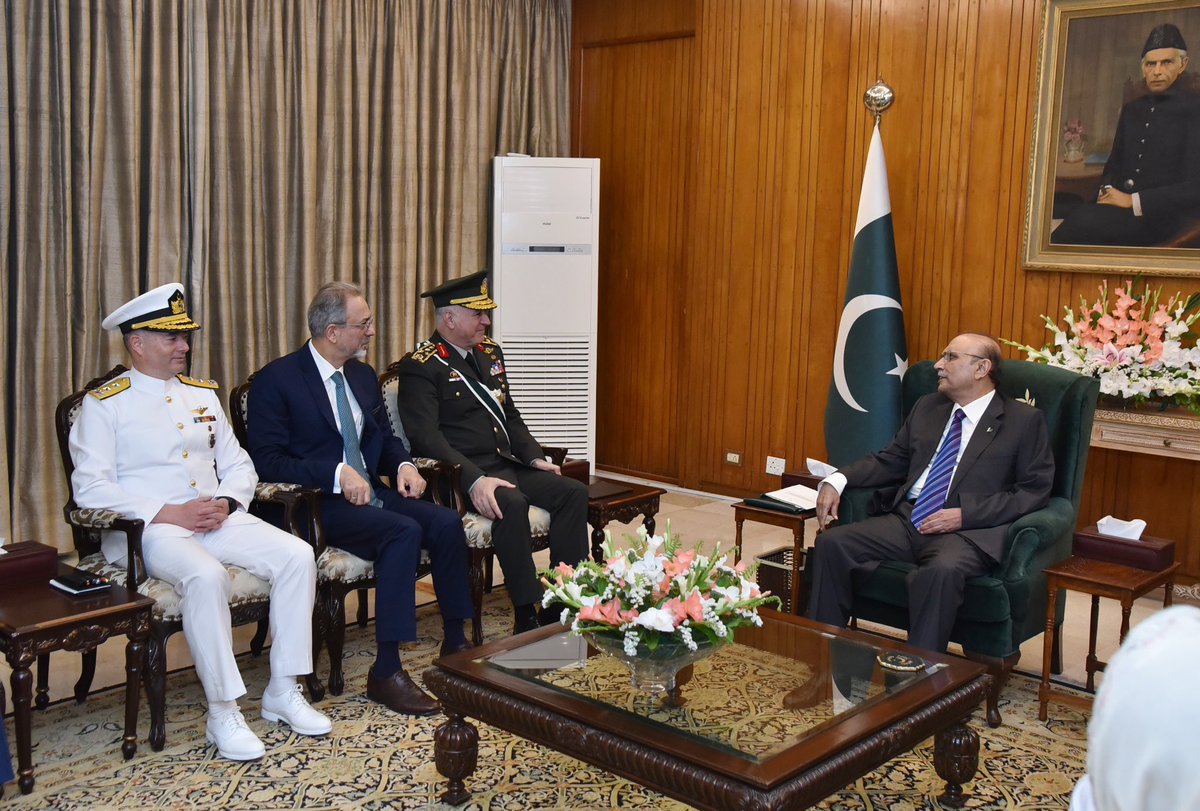 MediaCellPPP's tweet photo. اسلام آباد: صدر مملکت آصف علی زرداری سے چیف آف ترکیے جنرل سٹاف جنرل میتن گوراک کی ملاقات

چیئرمین جوائنٹ چیفس آف اسٹاف کمیٹی جنرل ساحر شمشاد مرزا ، پاکستان میں ترکیے کے سفیر ڈاکٹر مہمت پاجاجے کی بھی ملاقات میں شرکت

پاکستان اور ترکیے کے درمیان روڈ اور ریلوے روابط بڑھانے کی ضرورت ہے ، صدر مملکت

دوطرفہ روڈ اور ریلوے روابط سے عوامی روابط میں اضافہ ہوگا، صدر مملکت

زمینی ٹرانسپورٹ کم قیمت ہے، دونوں ممالک کے درمیان روابط مزید بڑھیں گے ،  صدر مملکت

پاکستان اور ترکیے کے مابین ٹرانسپورٹ روابط سے اقتصادی تعلقات میں بھی اضافہ ہوگا، صدر مملکت

پاکستان ترکیے کے ساتھ مشترکہ مفاد کے تمام شعبوں میں باہمی طورپر مفید تعاون مزید گہرا کرنے کیلئے پرعزم ہے، صدر مملکت

صدر مملکت کا ادب اور شاعری کے شعبوں میں دو طرفہ ثقافتی تبادلے بڑھانے کی ضرورت پر زور

ثقافتی تبادلوں میں اضافے سے دونوں  برادر ممالک مزید قریب آئیں گے ، صدر مملکت

ترکی پاکستان کا مخلص دوست ہے ، صدر مملکت آصف علی زرداری

پاکستان اور ترکیے کے مابین گہرے برادرانہ تعلقات ہیں ، صدر مملکت

دوطرفہ تعلقات کو باہمی فائدے کیلئے مزید مضبوط کرنے کی ضرورت ہے، صدر مملکت

صدر مملکت کا دونوں ممالک کے درمیان دوطرفہ تعاون کی موجودہ سطح پر اطمینان کا اظہار

پاک- ترکیے  تعلقات اعلیٰ سطح کے تبادلوں کی صورت میں مزید بہتری کی جانب گامزن ہیں ، صدر مملکت

@AAliZardari