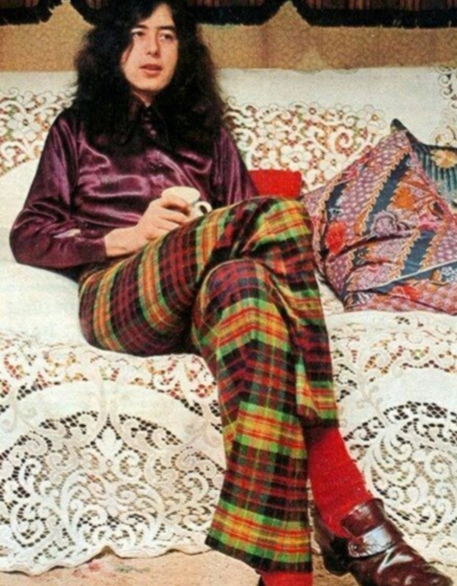 The colorful 70s...✌
Groovy Baby...😊☮
#JimmyPage #70s