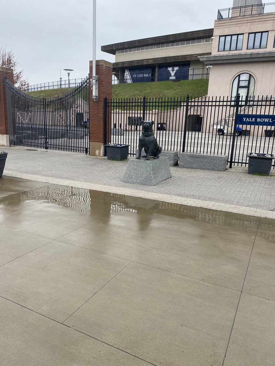 It was great to be at Yale yesterday to watch practice and meet some of the coaches! @CoachOstrowsky @CoachRenoYale @AlexKurtzYale @WyoSemFootball