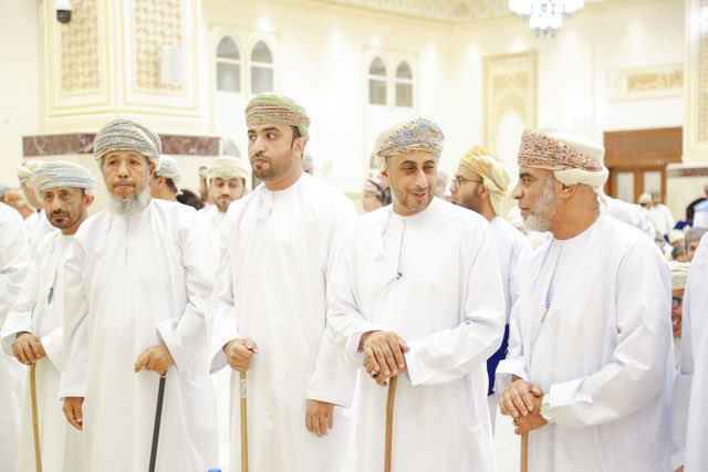 almuannah969's tweet photo. في ختام البرنامج الرمضاني الذي أقيم في جامع ودام الساحل بولاية المصنعه حيث تشرفت اللجنة المنظمة بتسليم هدية تذكارية لسعادة المهندس مسعود بن سعيد الهاشمي محافظ جنوب الباطنة. https://t.co/iq9FoqpArZ