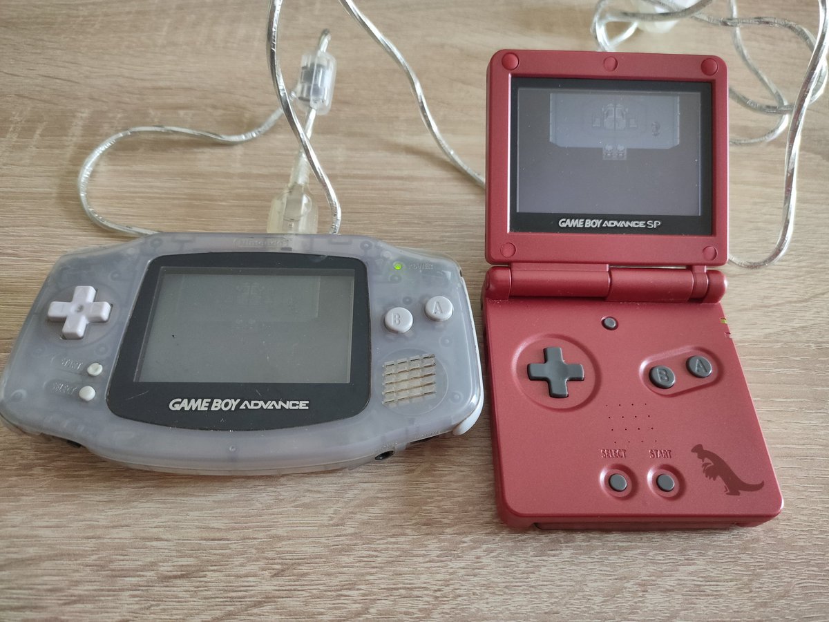 Childhood memories 🥰
#Pokemon #GameBoyAdvance #PokemonRubí #CableLink #Retro  #GameBoyAdvanceSP