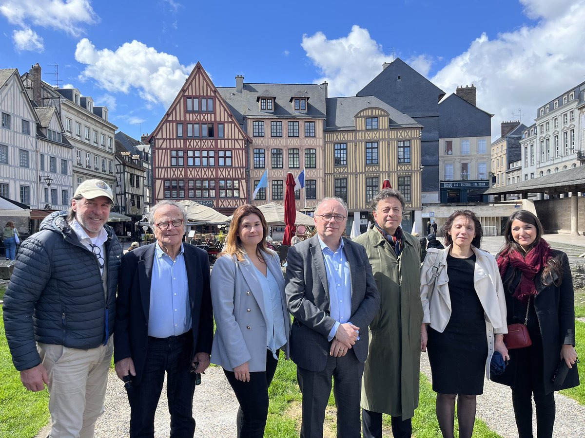 Après une très belle réunion avec la médecine du travail sur l’ergonomie, après un Advisory Board de haute qualité au niveau du groupe avec des personnalités régionales de premier plan, l’équipe de l’IES s’est déchainée hier soir à la nuit de l’open, une équipe dynamique, unie et