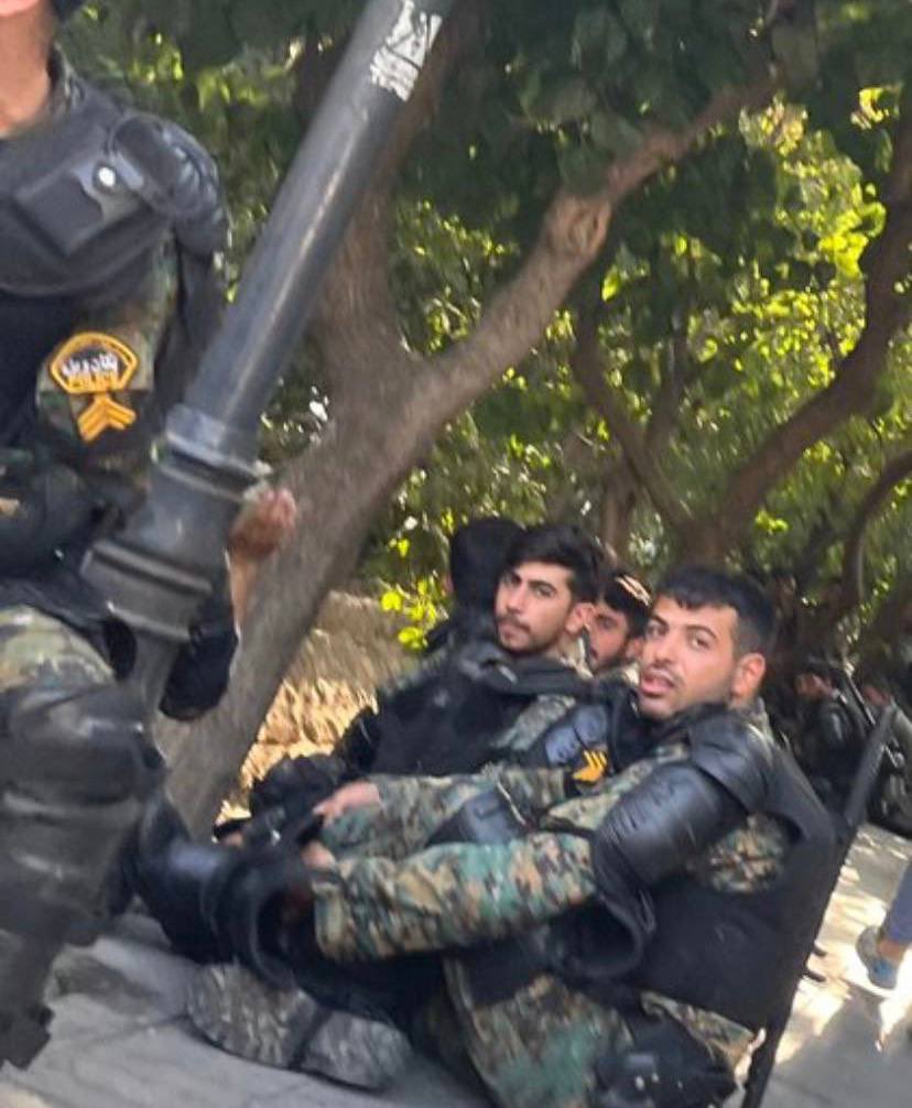 تا میتونید عکساشونو پخش کنید، اینا از رسانه ای شدن وحشت دارند
#جنگ_علیه_زنان 
#گشت_کشتار