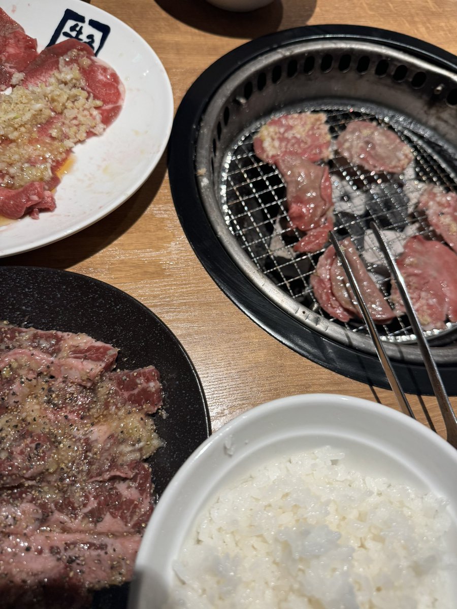 ibisGG's tweet photo. やんすくんとゆふぁりーの肉食べた https://t.co/a2ukhjybsS