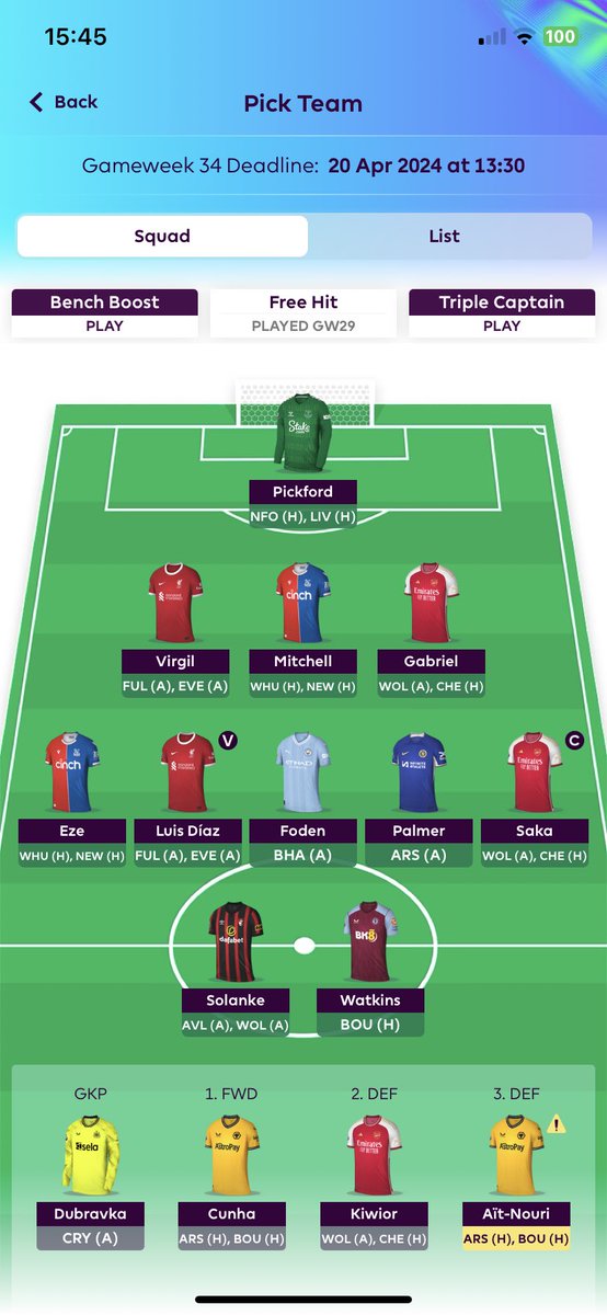 hamishmum's tweet photo. @OfficialFPL Who wants to adviseI’d fielded this squad taking a 4 point hit and intended to bench boost BUT now Cunha is out and Ait Nouri on bench. Would you just field your best team and 4get bench boost OR take another 8 point hit to transfer your Wolves players and do the bench boost? Go https://t.co/NrqORO4Nuo