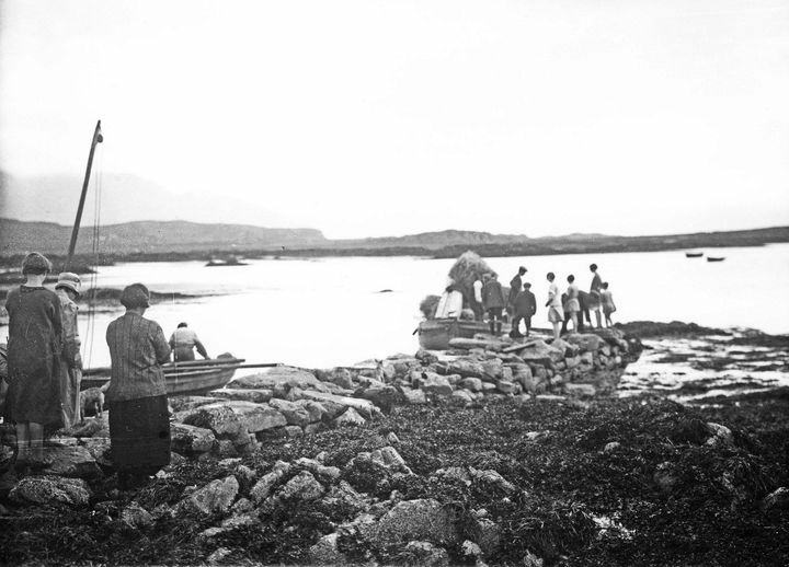 HLHArchives's tweet image. Today's @ara_scotland #archive30 theme is #archivetravel

Photographed here is the ferry bound for Tobermory from Kilchoan, c1920s.

[source: M.E.M. Donaldson Collection, Inverness Museum &amp;amp; Art Gallery]

#archive30 #archivetravel