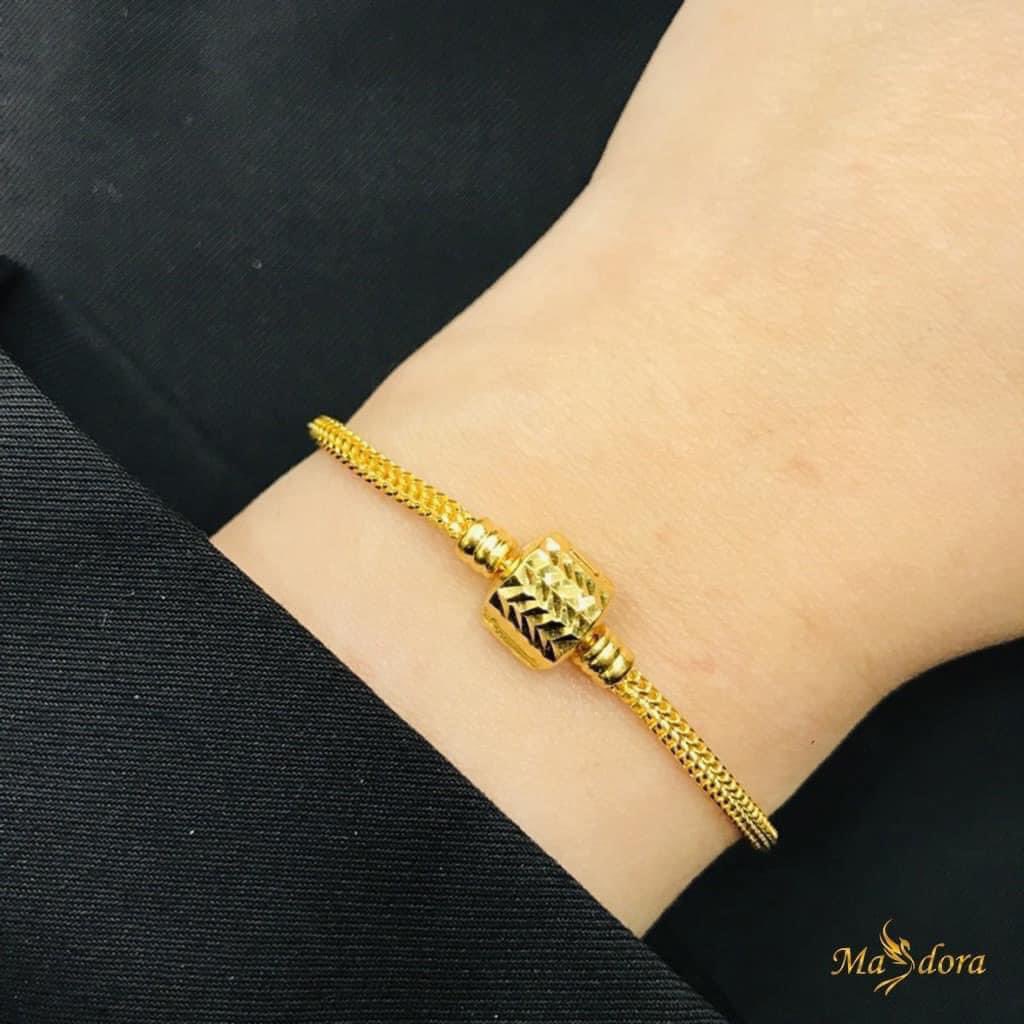 naddynud's tweet photo. Gelang emas minimalist viral mampu milik ❗️

Sape yg suka yang kecik molek kita geng!!! Nak pakai gelang tapi xnak yg besar2. Nah!! kedai ni byk pilihan yg comel2 tau!!!

Harga confirm husband approved : https://t.co/rRDyvxvQdM https://t.co/nS6QGB6MFk