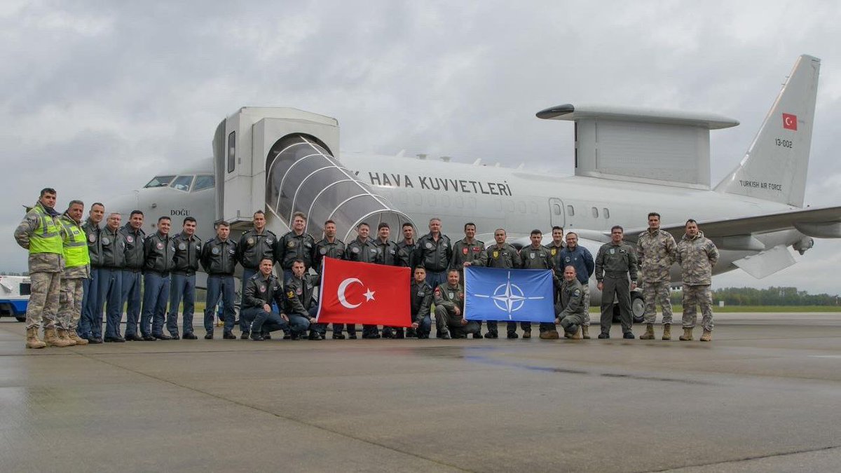 🟠 Türk Hava Kuvvetleri'ne ait E-7 havadan erken ihbar ve kontrol uçağı, NATO tatbikatına katılmak üzere Almanya'nın Ramstein Hava Üssü'ne geldi.